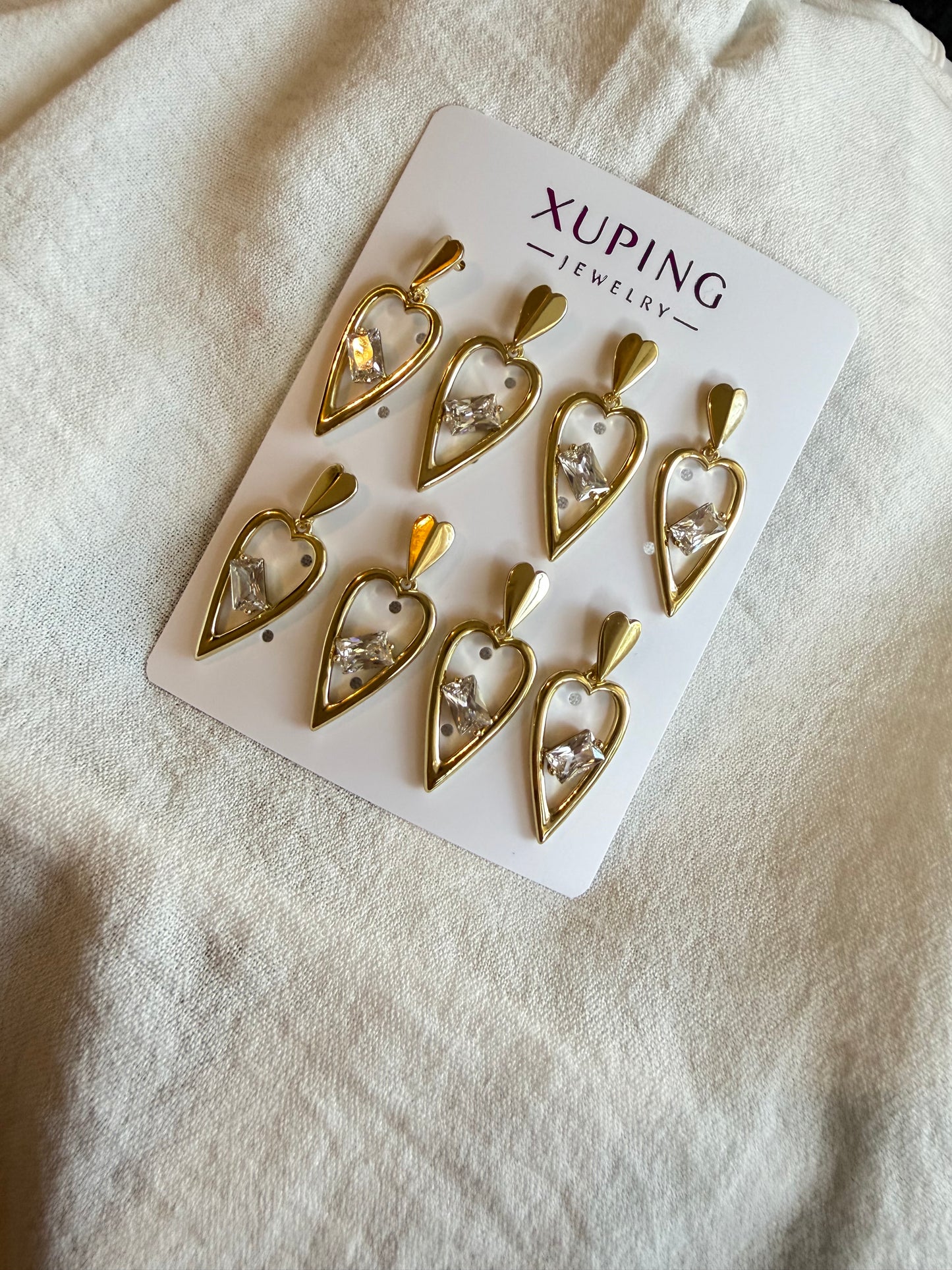 Arete corazón colgado en Oro Laminado