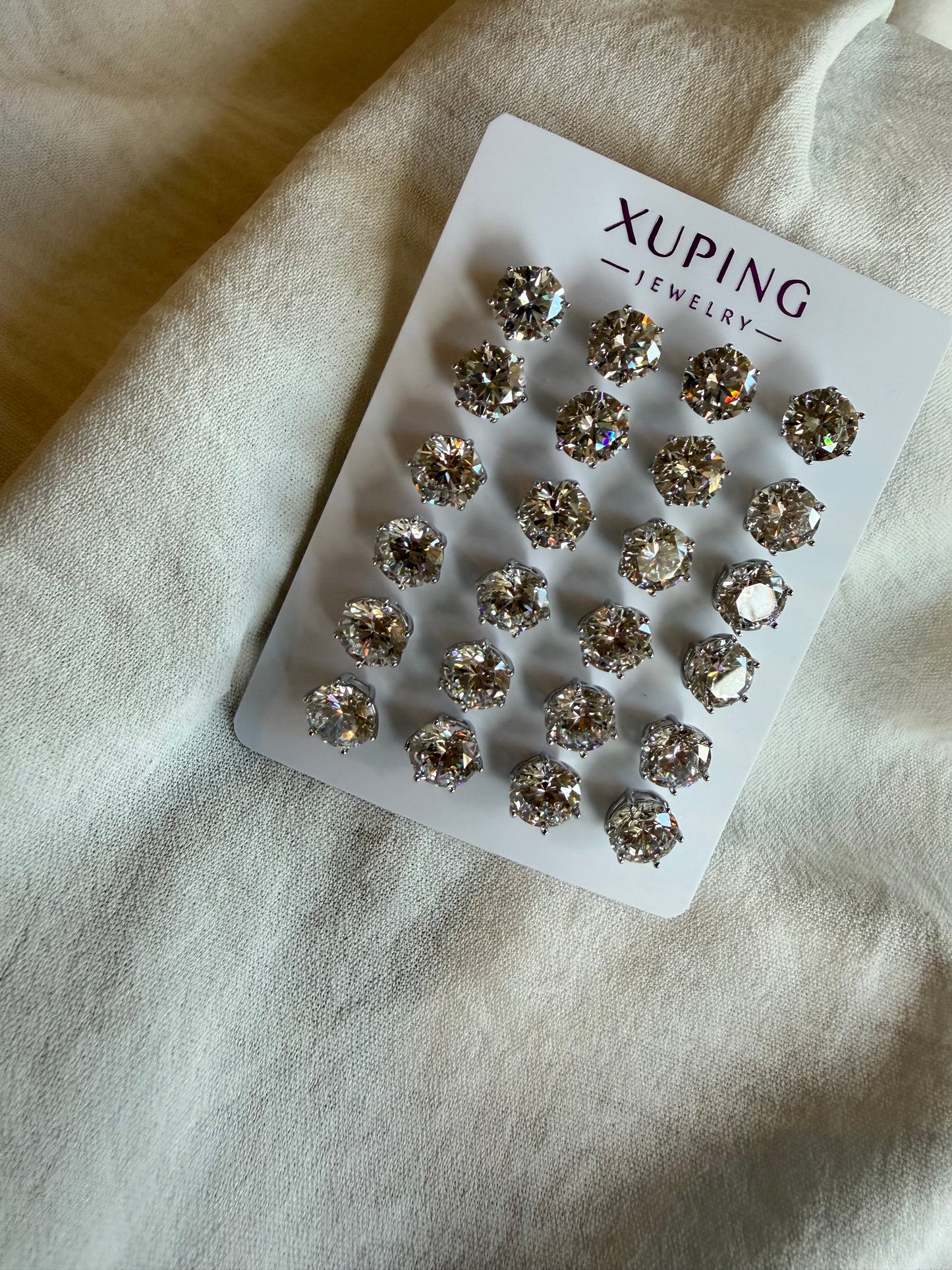 Stud de diamante en Oro Laminado