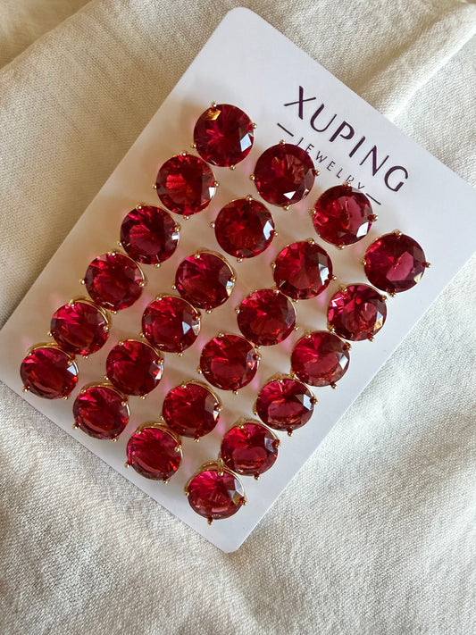 Stud grande rojo en Oro Laminado