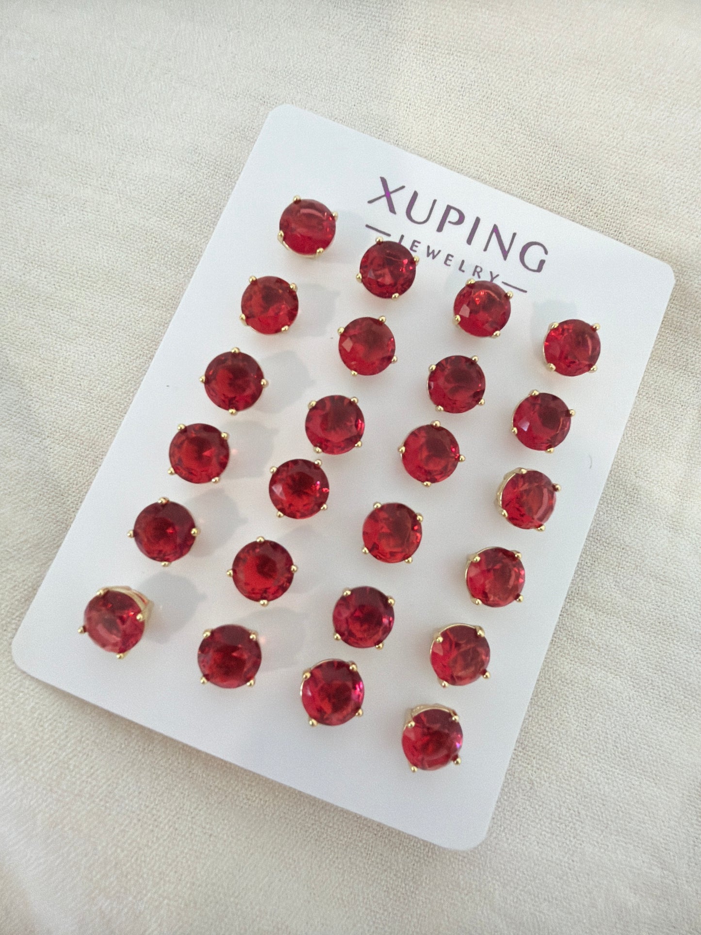 Stud rojo en Oro Laminado
