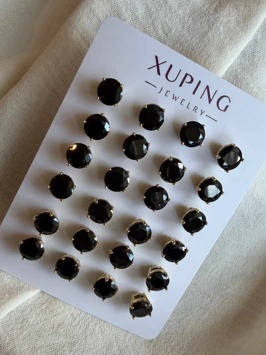 Stud negro en Oro Laminado