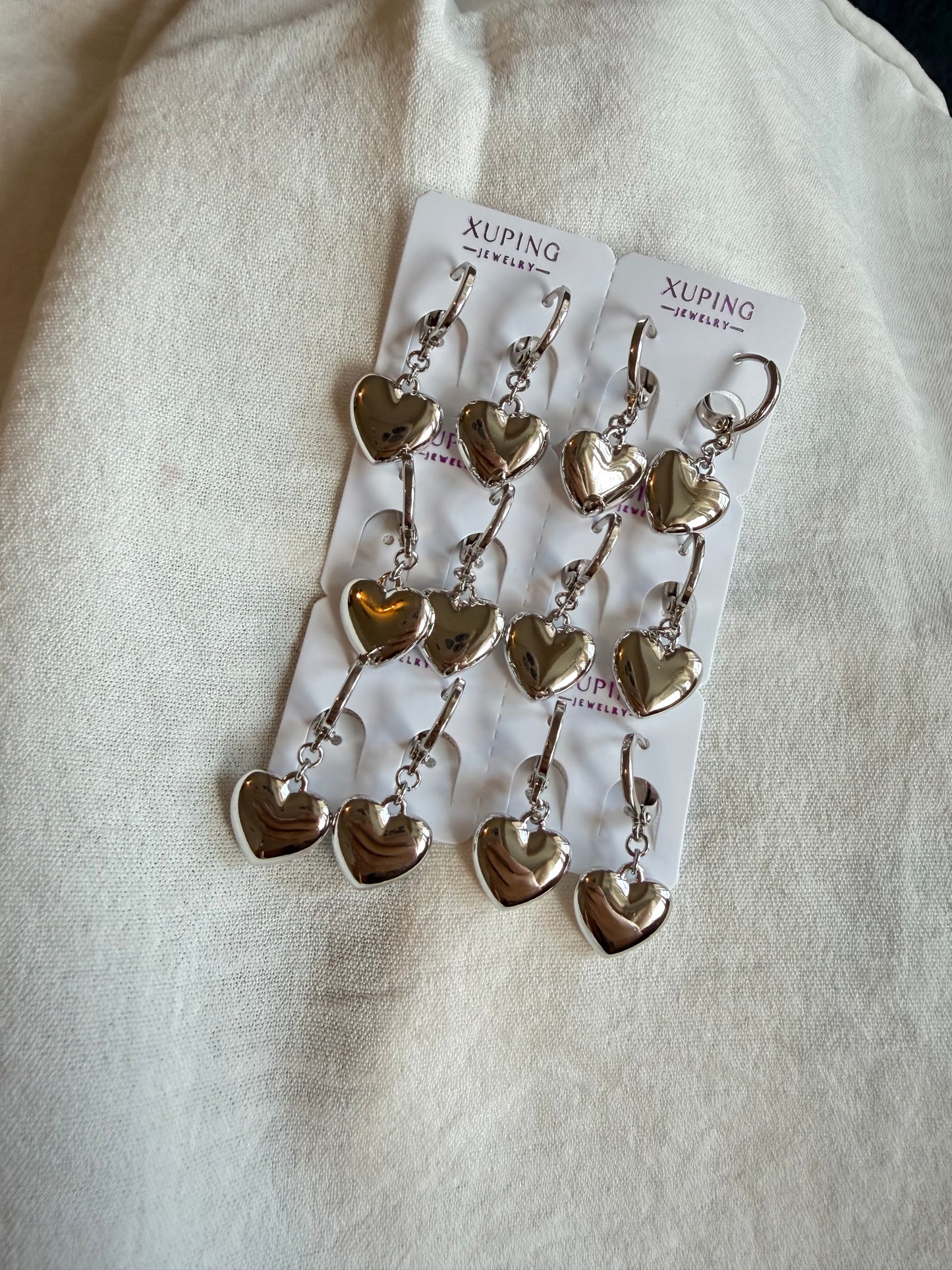 Hoop con corazón en Plata