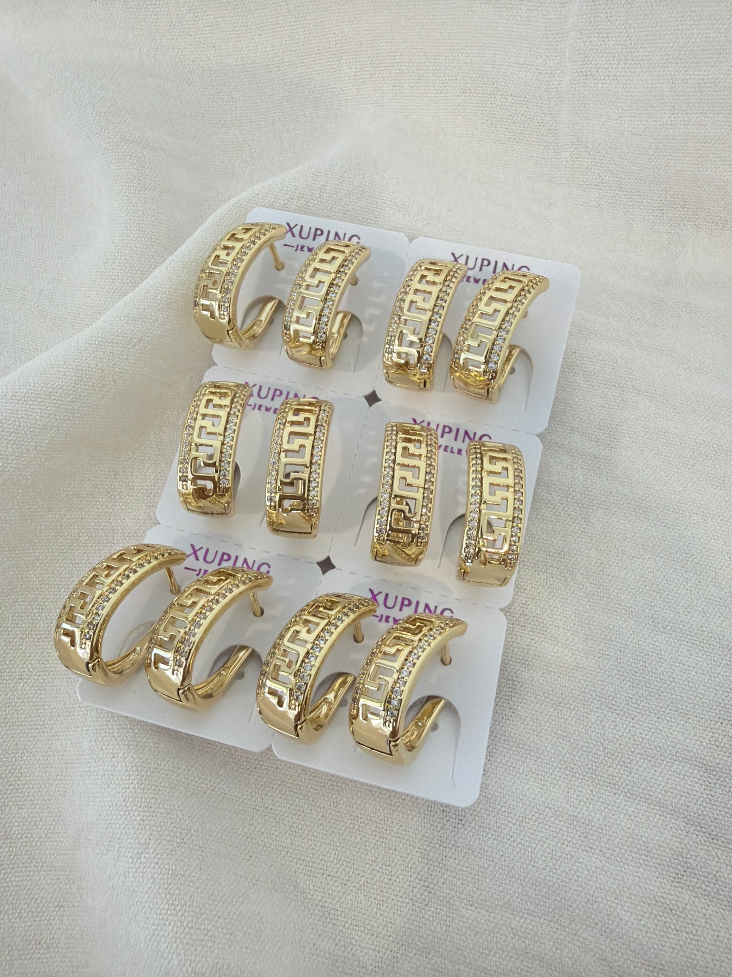 Hoop ovalado fendi en Oro Laminado